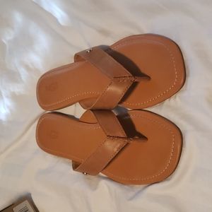 New in Box Ugg Tuolumne Sandals